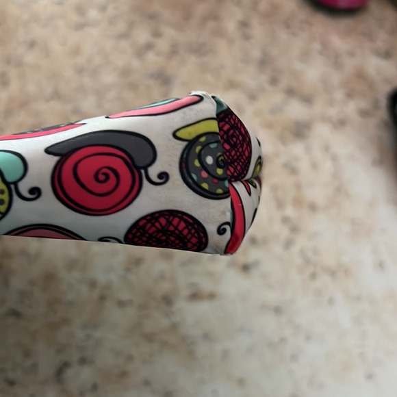 31 insulated zip pouch Snail Pattern (Moving Sale) - Picture 4 of 5